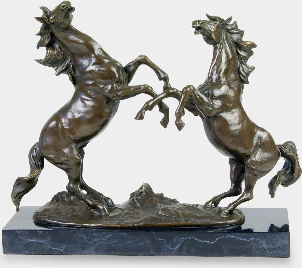 rzezbyzbrazu Walczące Konie Rzeźba z Brązu
