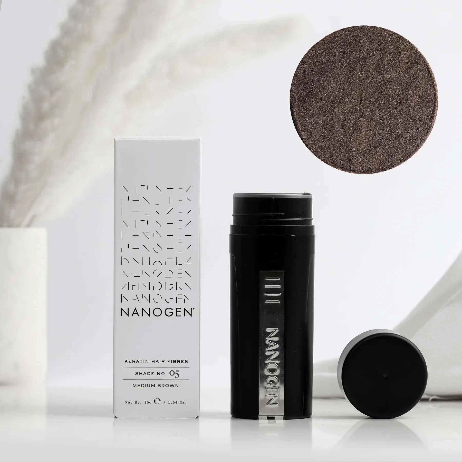 Plaukų efektą sukurianti pudra-skaidulos Nanogen Keratin Hair Fibres, Medium Brown, 30 g