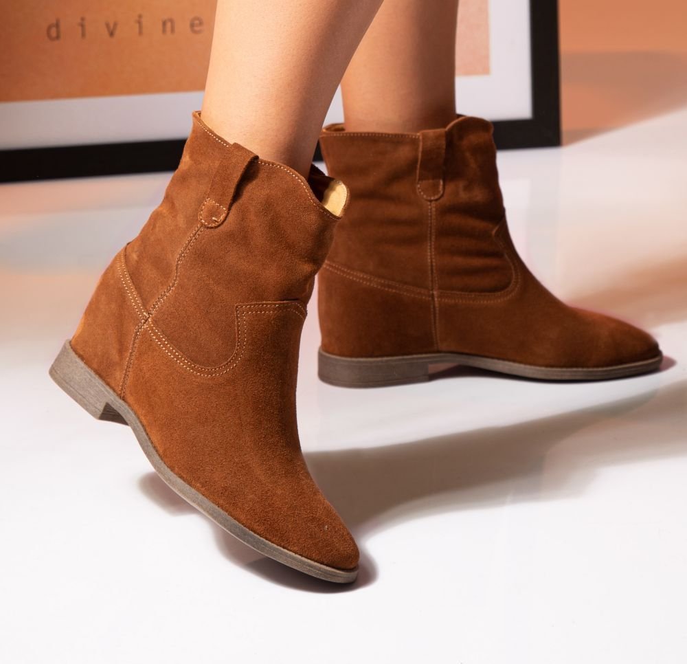 Estetino Botki kowbojki skórzane zamszowe na koturnie brązowe Butdam-37