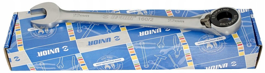 Zestaw kluczy płasko-oczkowych z grzechotką w kartonowym pudełku