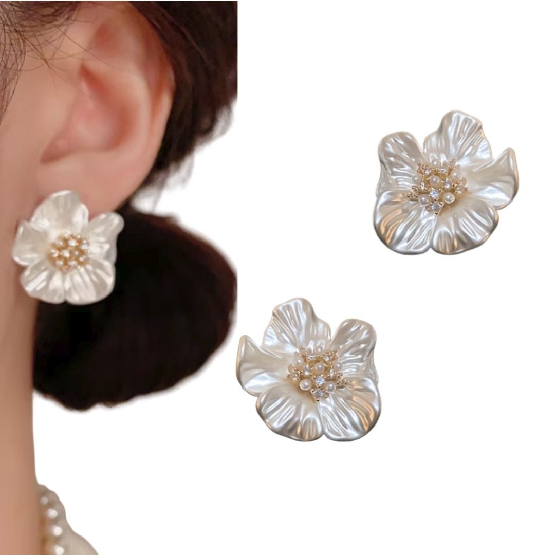 Złote kolczyki kwiaty przyjęcie chrzest wesele białe perłowe LISTKI płatki