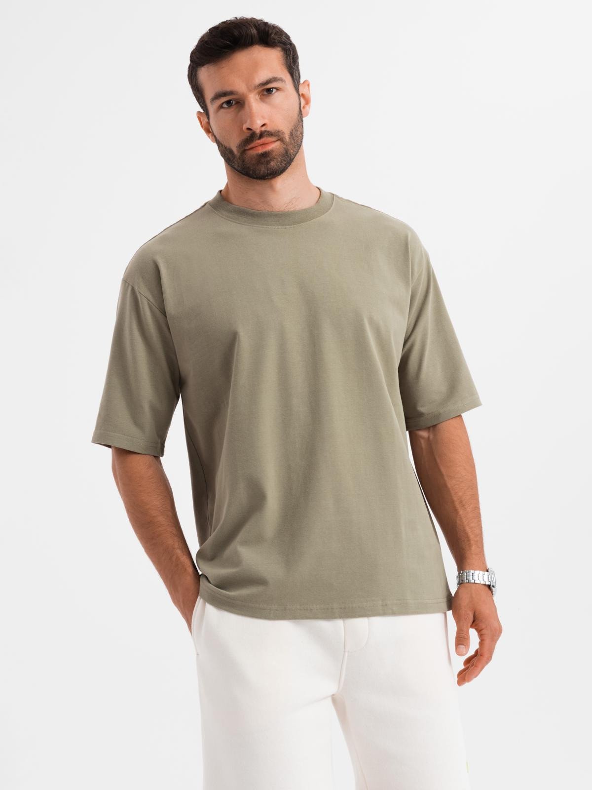 Męski t-shirt bawełniany LOOSE FIT z okrągłym dekoltem khaki V8 OM-TSBC-0234 S