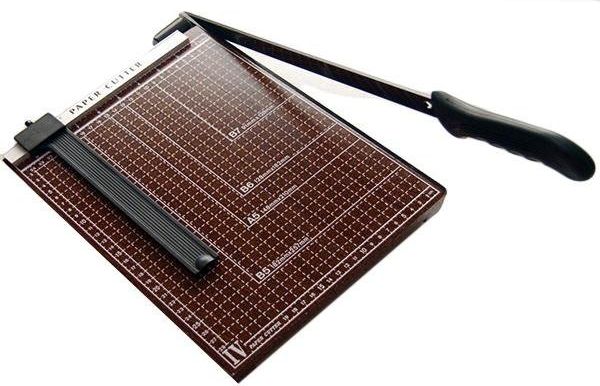 Daytona Gilotyna ręczna do papieru drewniana (AG64)