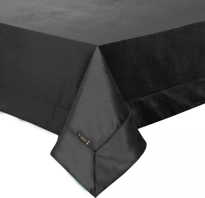 Eurofirany Obrus elegancki z welwetu z ozdobną Kantą 145X180 czarny