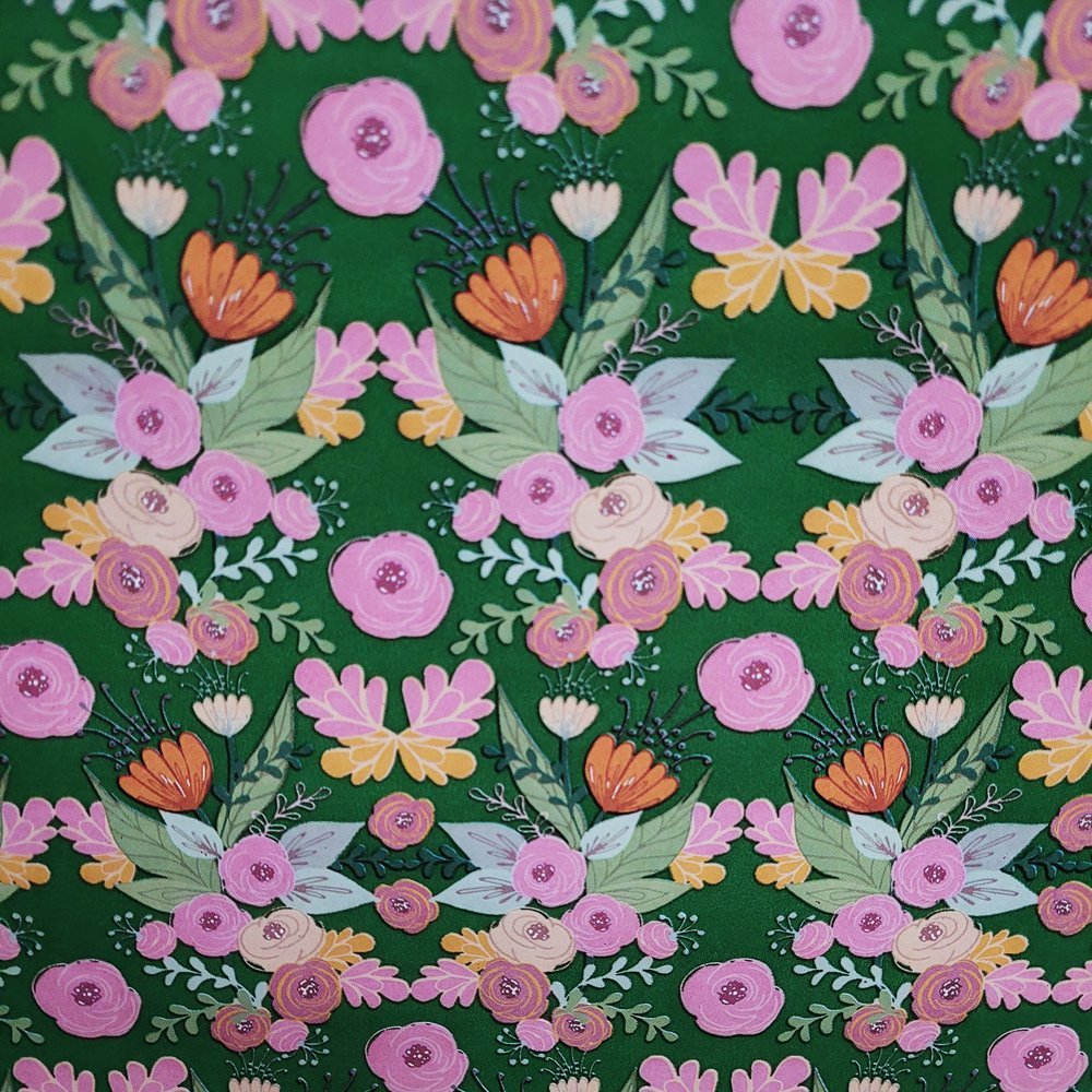 Papier zielony kwiaty do prezentów 57cmx20m 20m349