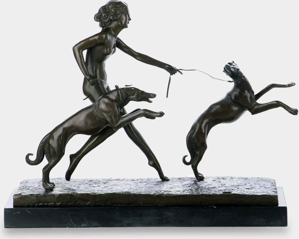 rzezbyzbrazu Spacer z Psami Rzeźba z Brązu na Podstawie z Marmuru