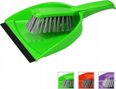 Ravi Zmiotka z szufelką do zamiatania i gumą Magic