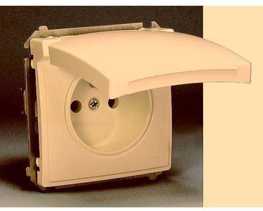 Kontakt-Simon Gniazdo z uziemnieniem pojedyncze bryzgoszczelne IP44 beż - BMGZ1B.01/12