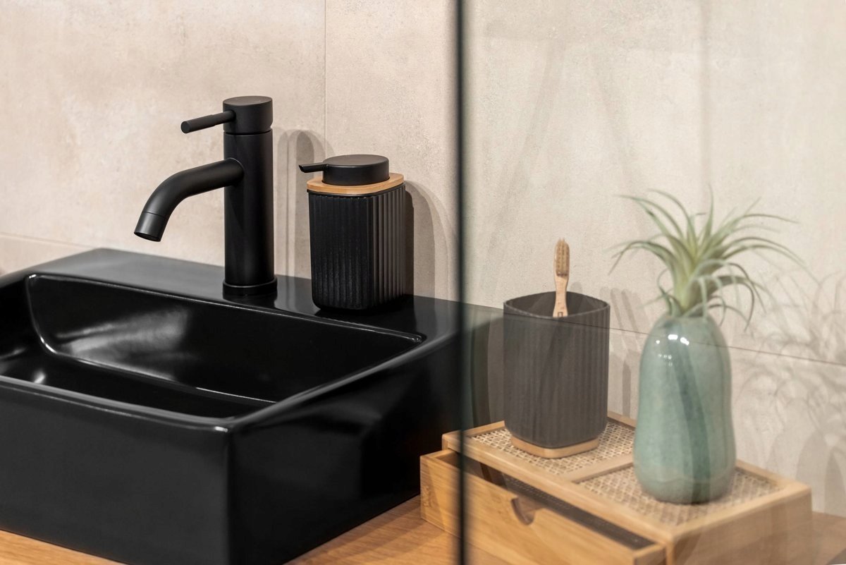 Dozownik do mydła Wenko Dozownik do mydła w płynie ROTELLO, WENKO