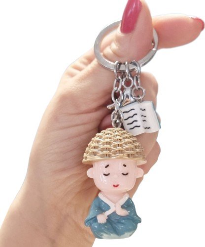 Breloczek myHomelife Breloczek medytujący mnich w kapeluszu #1 niebieski