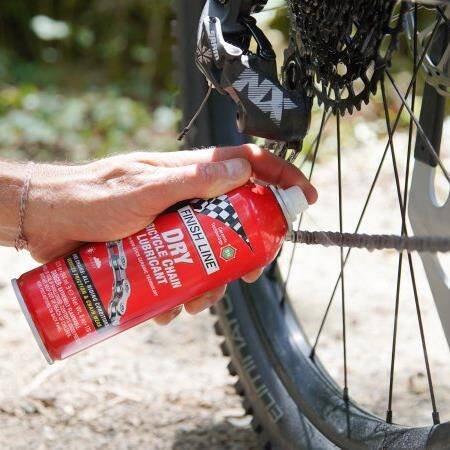 Finish Line Olej Finish Line Dry Lube 240 ml, ceramiczny, dodatek azotku boru, aerozol