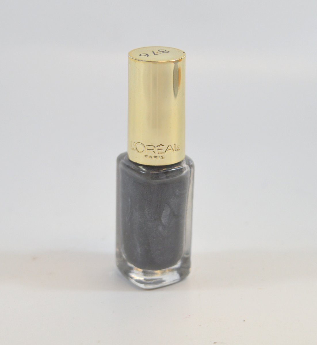 L’Oreal Paris L'Oreal Paris, Color Riche Le Vernis, Nail Polish, 876, Smoking Absolu, 5 ml For Women