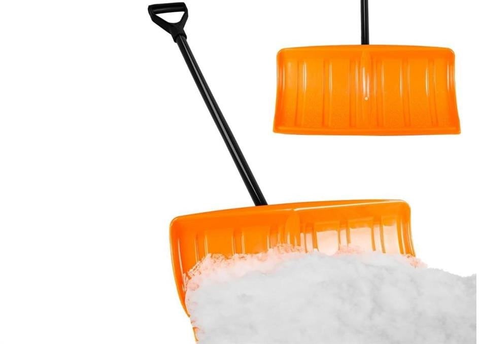 Pług-łopata do śniegu z metalowym trzonkiem KT-CXG811 BRADAS
