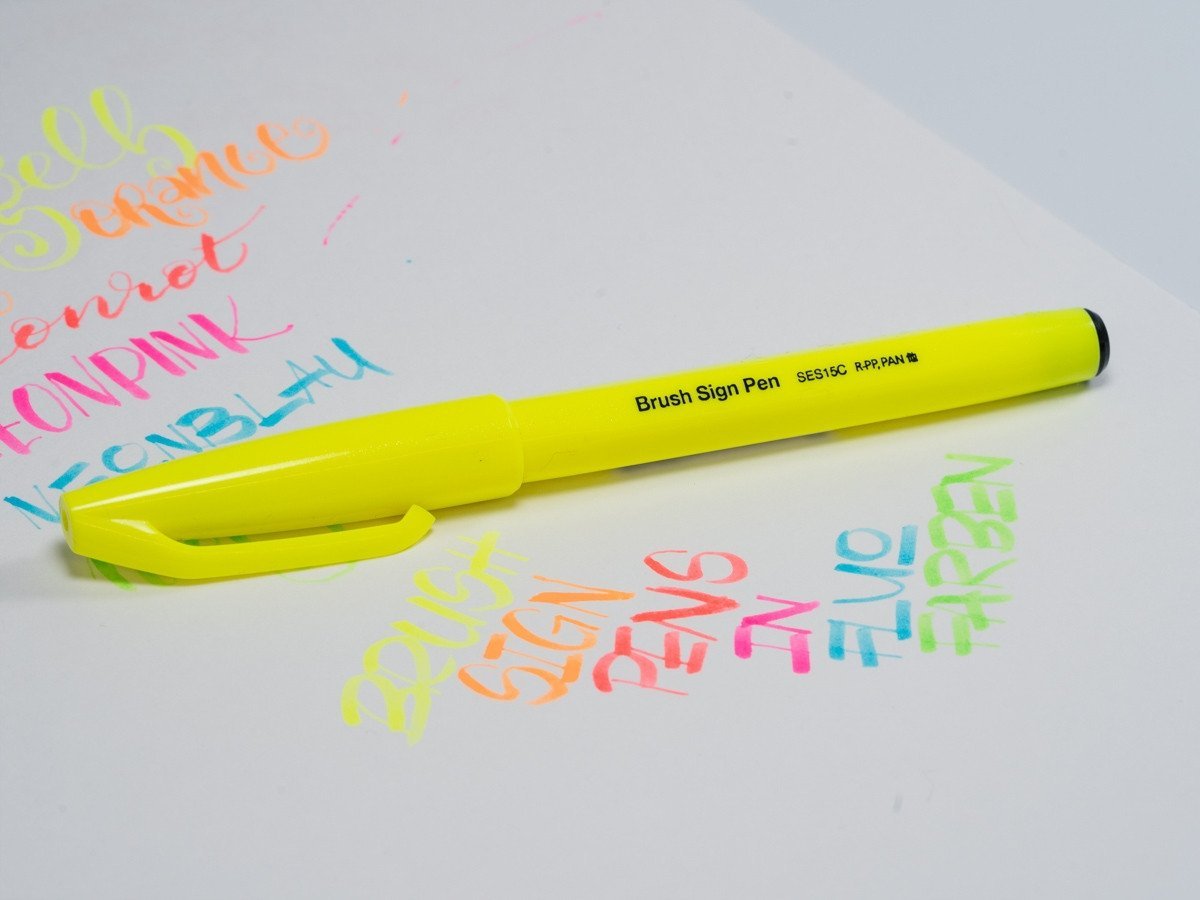 Pisak pędzelkowy Pentel Brush Sign Pen SES15C fluo