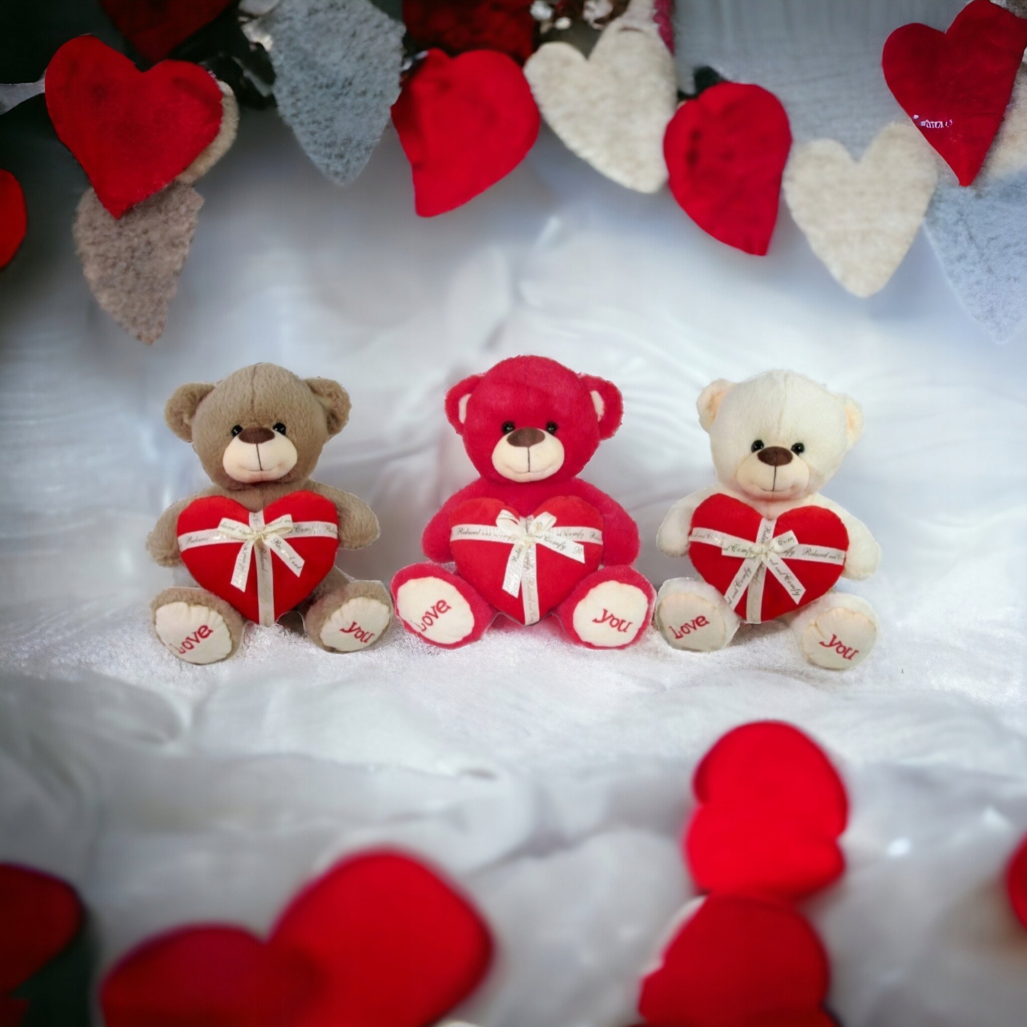 Miś z sercem 30cm MIX