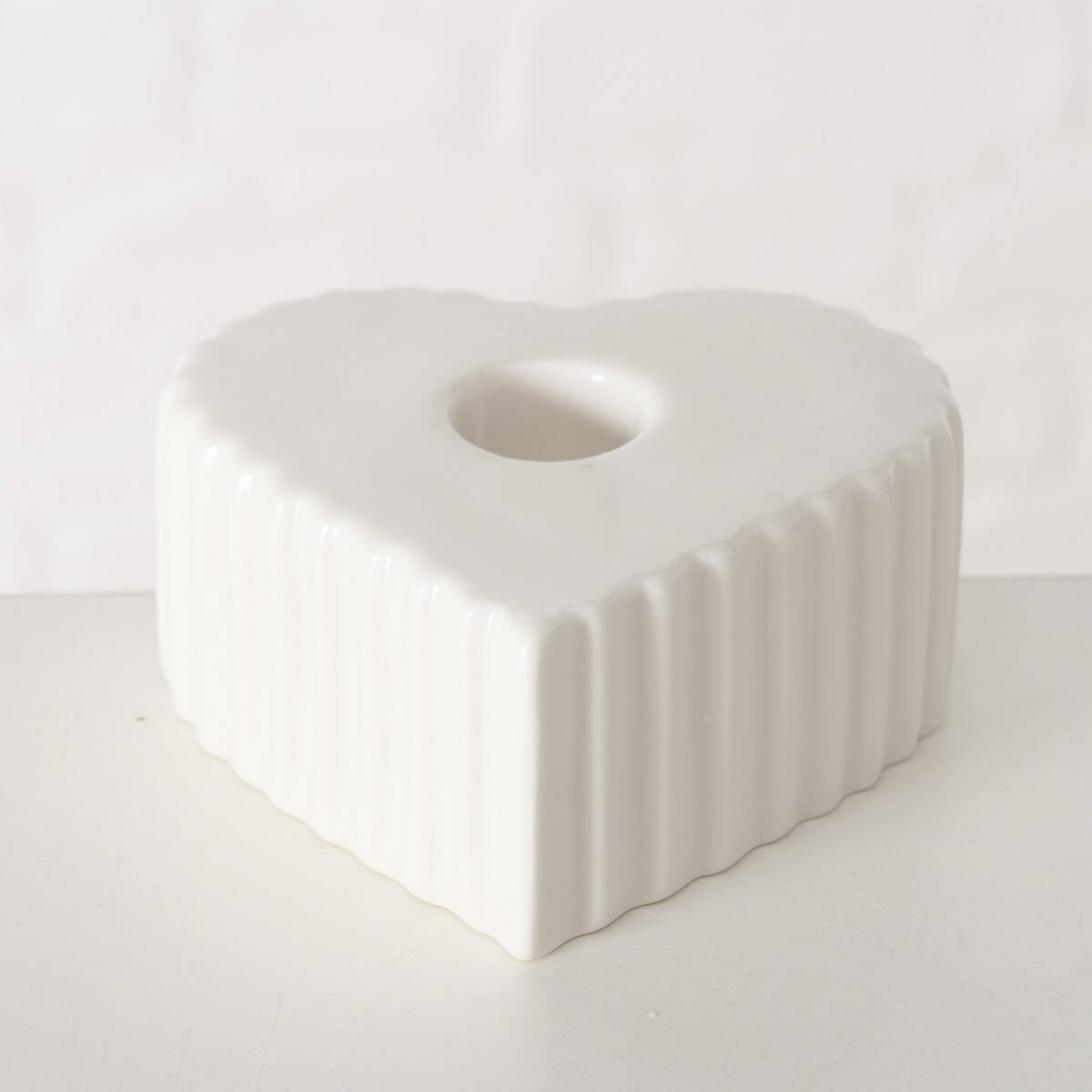 Boltze Świecznik ceramiczny na długą świecę w kształcie serca ANIMA, 4 x 9 cm