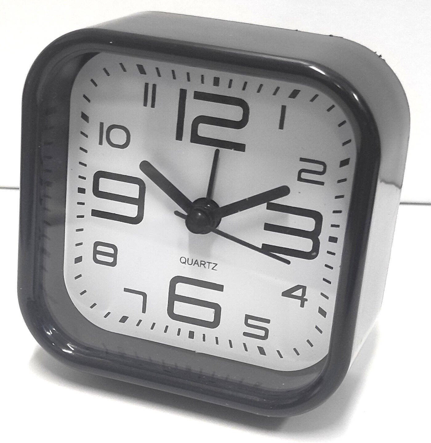 Budzik 7&7 AL2007BL 8 cm czarny kwadratowy .