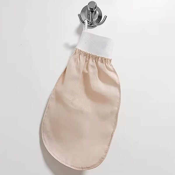 Yeye Rękawica jedwabna do peelingu ciała YEYE Różowy