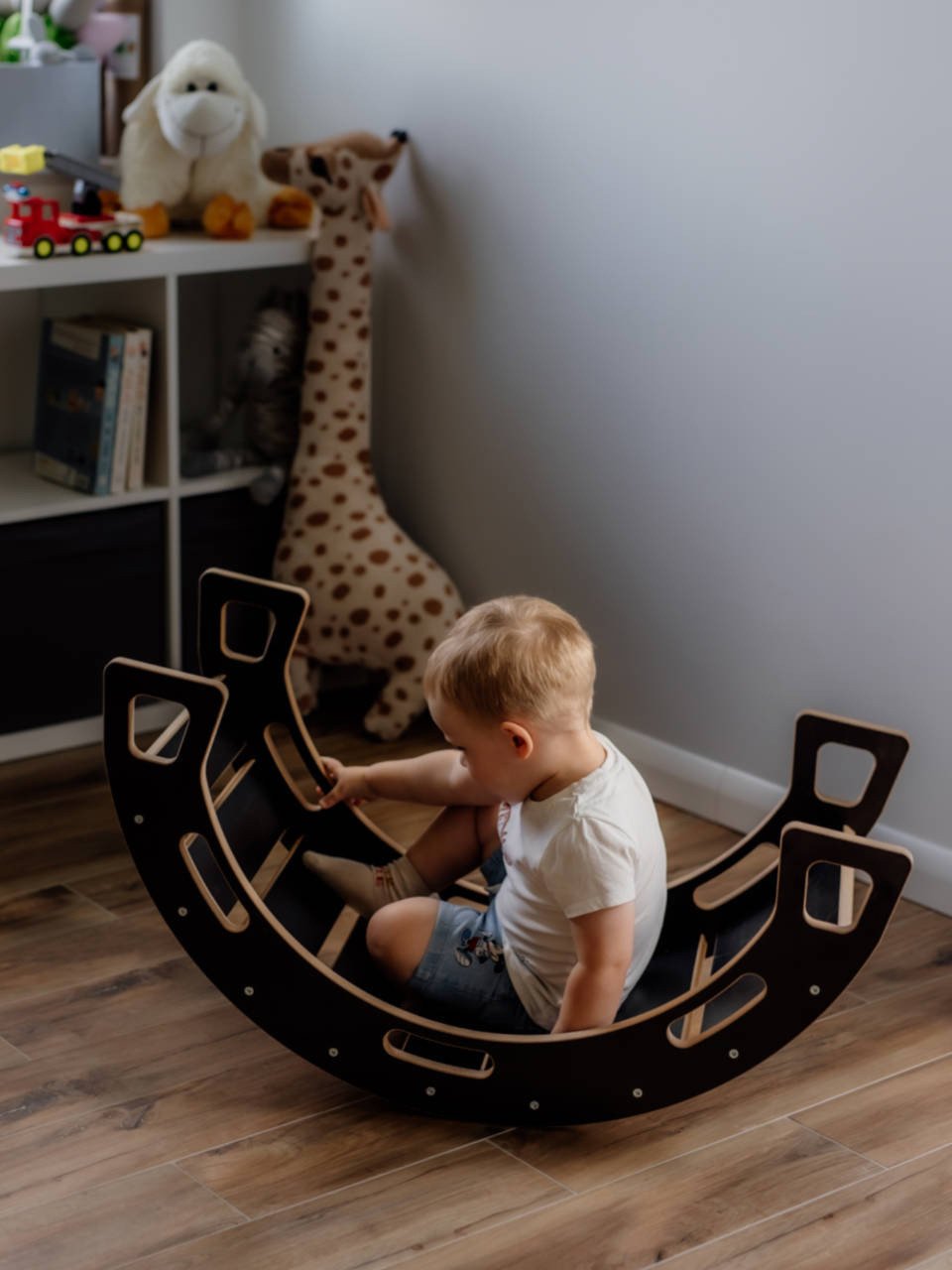 Bujak Montessori czarny M + zjeżdżalnia ze ścianką + poduszka oliwkowa