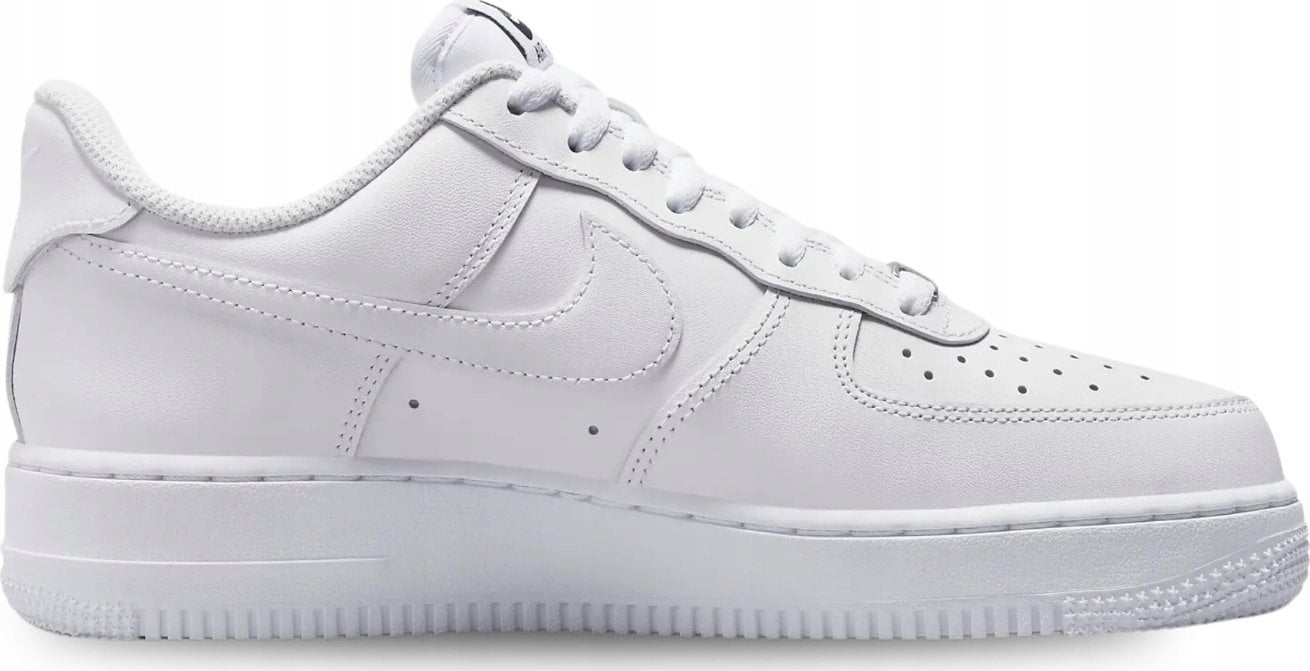 Nike Nike Air Force 1 07 DX5883-100 białe 37,5