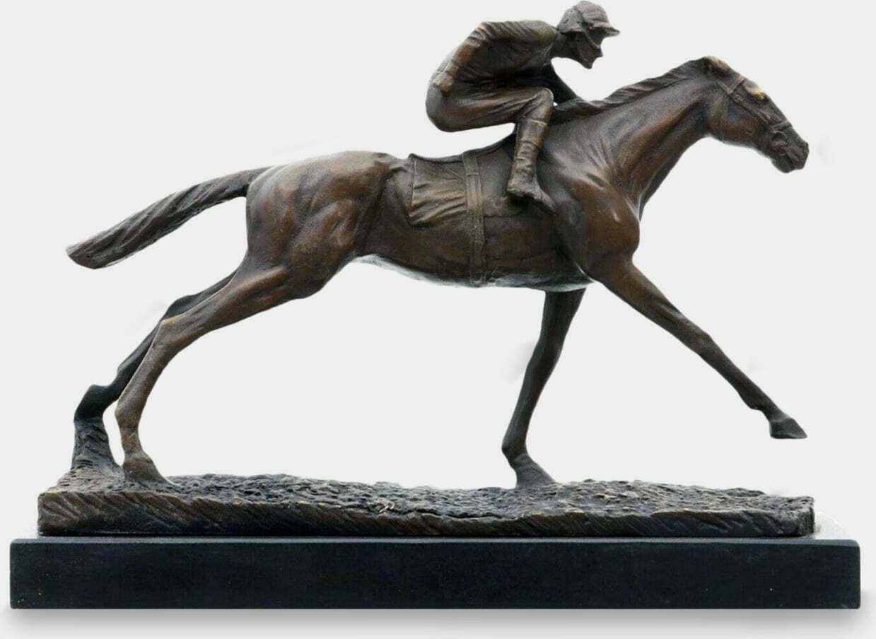 rzezbyzbrazu Dżokej na Koniu Rzeźba z Brązu