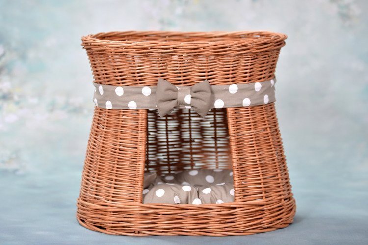 WickerPL CARI BUDA DLA KOTA LEŻAK DLA ZWIERZĄT DOMEK DLA KOTA Z WIKLINY PIĘTROWY Z PODUSZKAMI 50X40 H45 CM