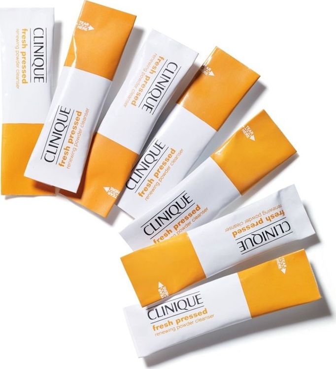 Clinique Oczyszczający puder do twarzy Fresh Pressed Renewing Powder Cleanser With Pure Vitamin C 28x0.5g