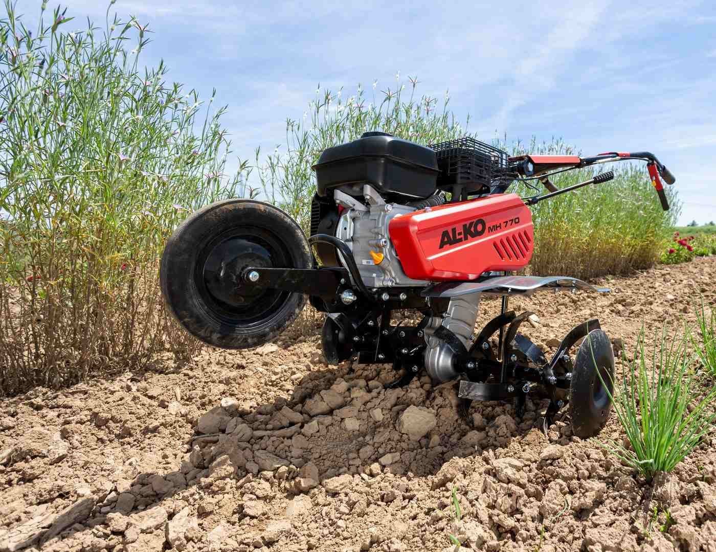 Glebogryzarka AL-KO Glebogryzarka MH 770 AL-KO Spalinowa 113971 + 9-elementowy zestaw akcesoriów