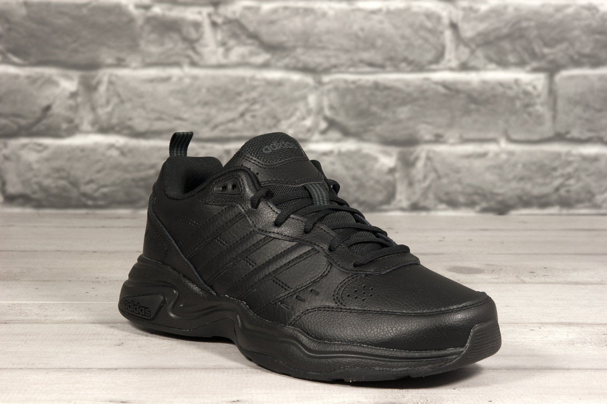 Adidas Buty męskie Strutter czarne r. 44.5 (EG2656)