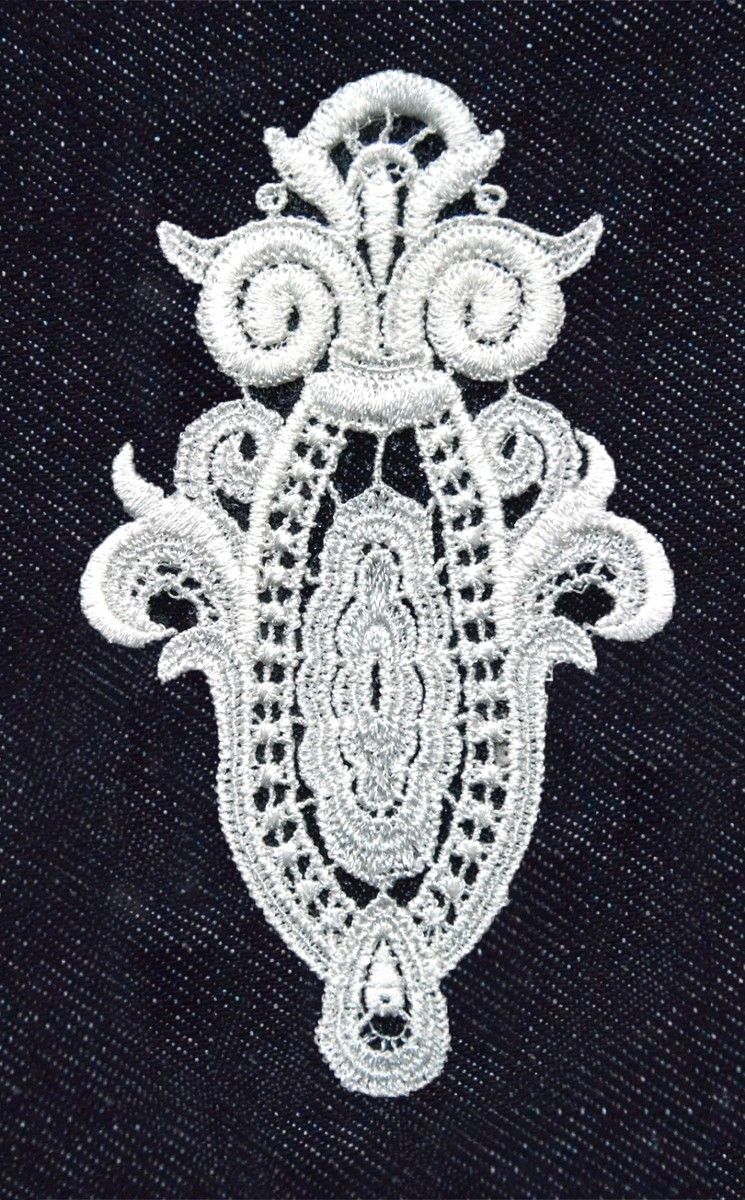 Ki-Sign Naprasow. Koronkowa Medalion