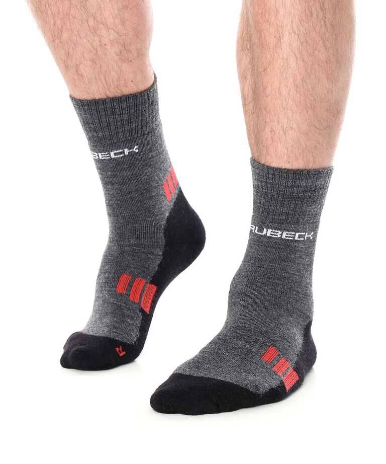 Brubeck Skarpety męskie Trekking Light grafitowo-czerwone r. 39-41 (BTR002/M)