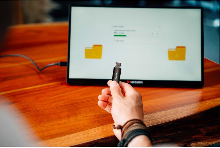 Verbatim V200 Metal USB3.2 128GB Aluminium, r/w 80/200MBs 30212