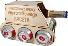 Koszulkowy Urodzinowy sprzęt wystrzałowego faceta - czołg na piwo z grawerem