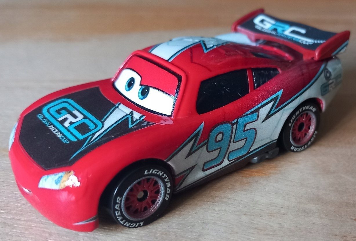 Mattel Cars. Auto Lightning McQueen HTY00