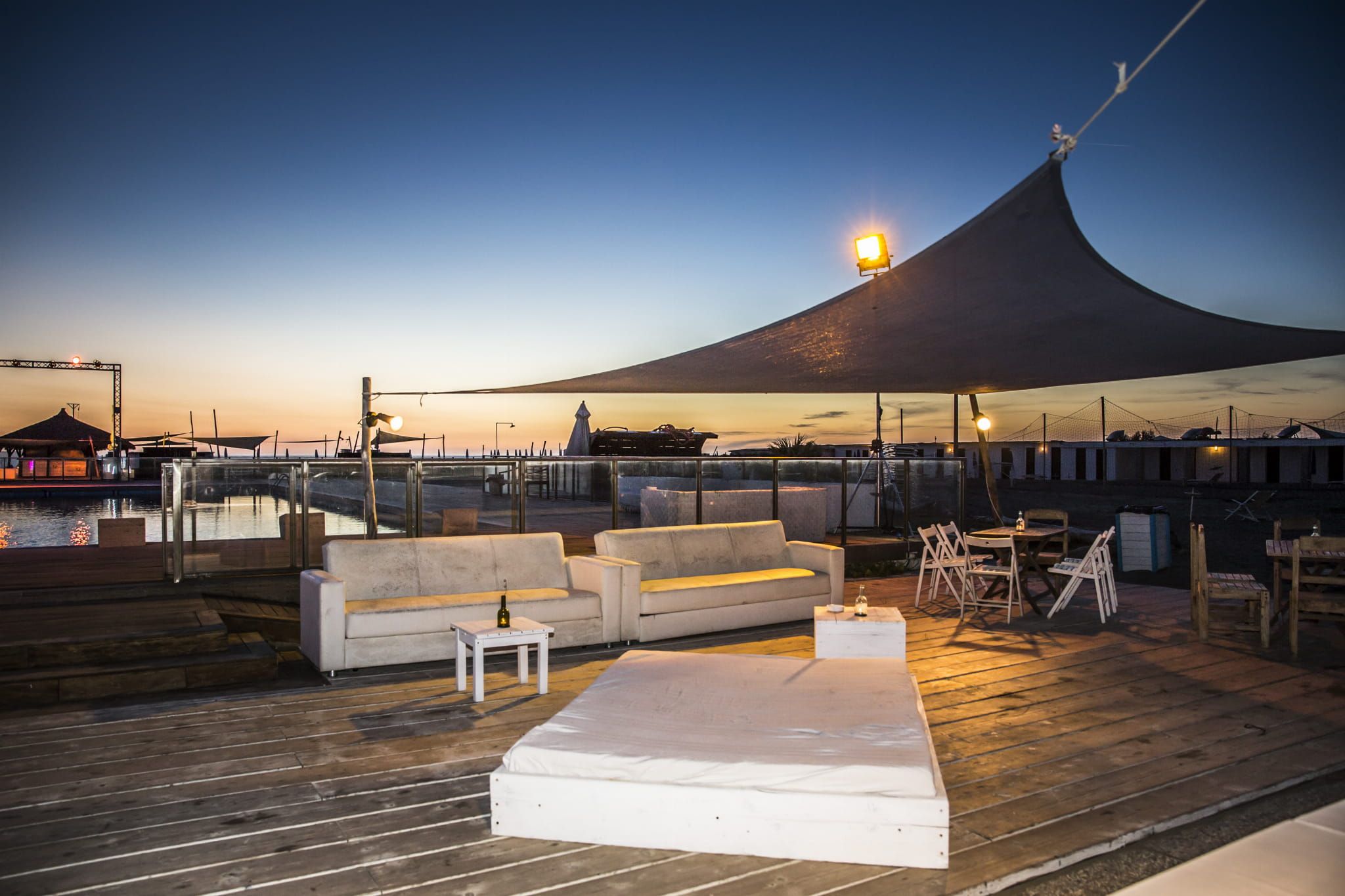 SunShade ŻAGIEL PRZECIWSŁONECZNY PREMIUM WODOSZCZELNY 4,2X4,2X5,9