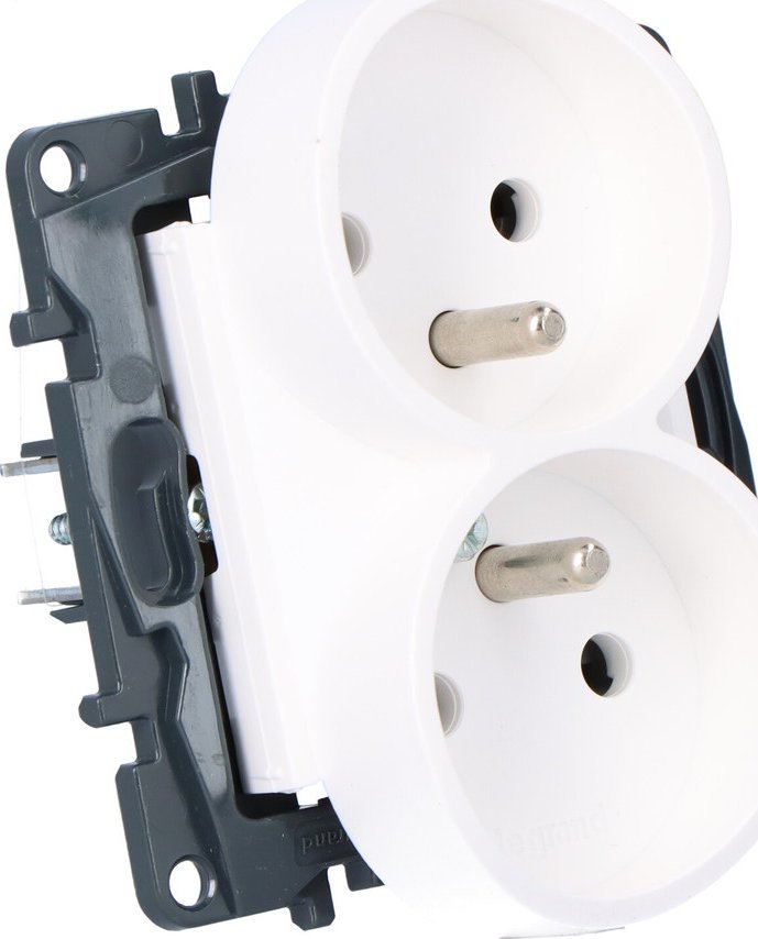 Legrand Gniazdo zasilające podwójne z uziemieniem do ramek wielokrotnych, zaciski śrubowe, bez przesłony styków - kolor biały, NILOE STEP