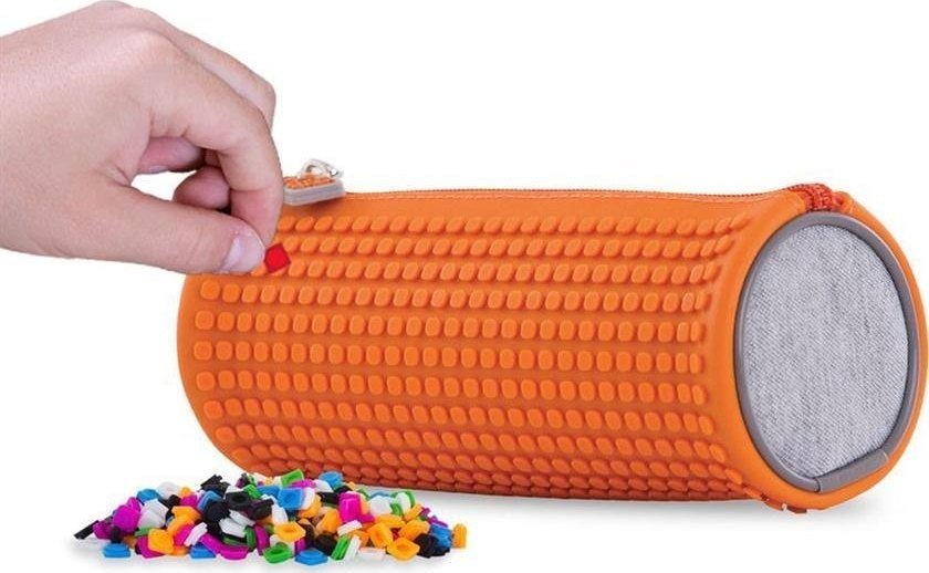 Piórnik Cass film Okrągły piórnik na suwak z pomarańczowym panelem