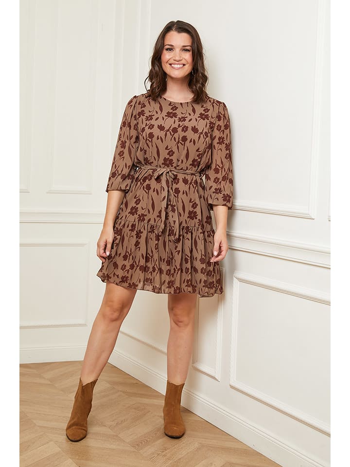 Curvy Lady Sukienka w kolorze jasnobrązowym rozmiar: 44/46