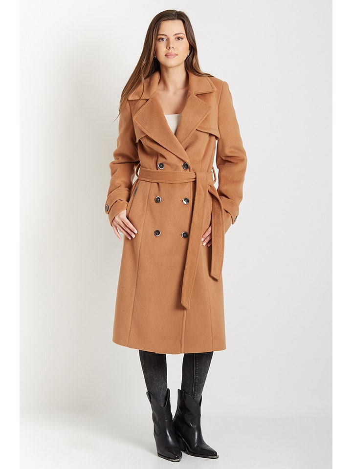 Wełniany płaszcz w kolorze jasnobrązowym