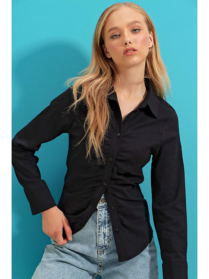 Bluzka w kolorze czarnym