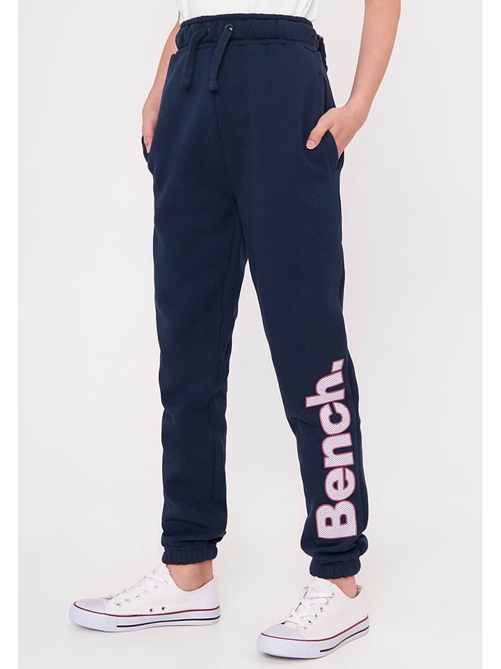 Bench Spodnie dresowe "Corey" w kolorze granatowym rozmiar: 152