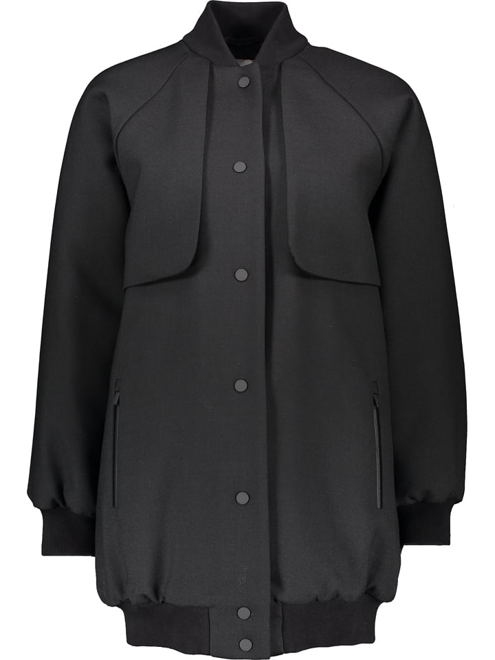 Kurtka przejściowa w kolorze czarnym