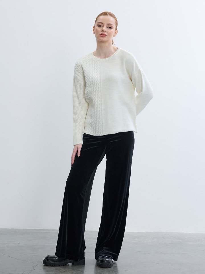 BGN Sweter w kolorze białym rozmiar: 36