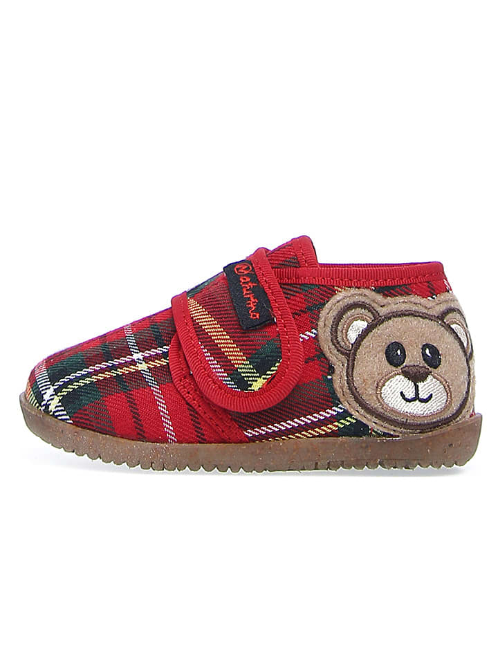 Kapcie w kolorze czerwonym