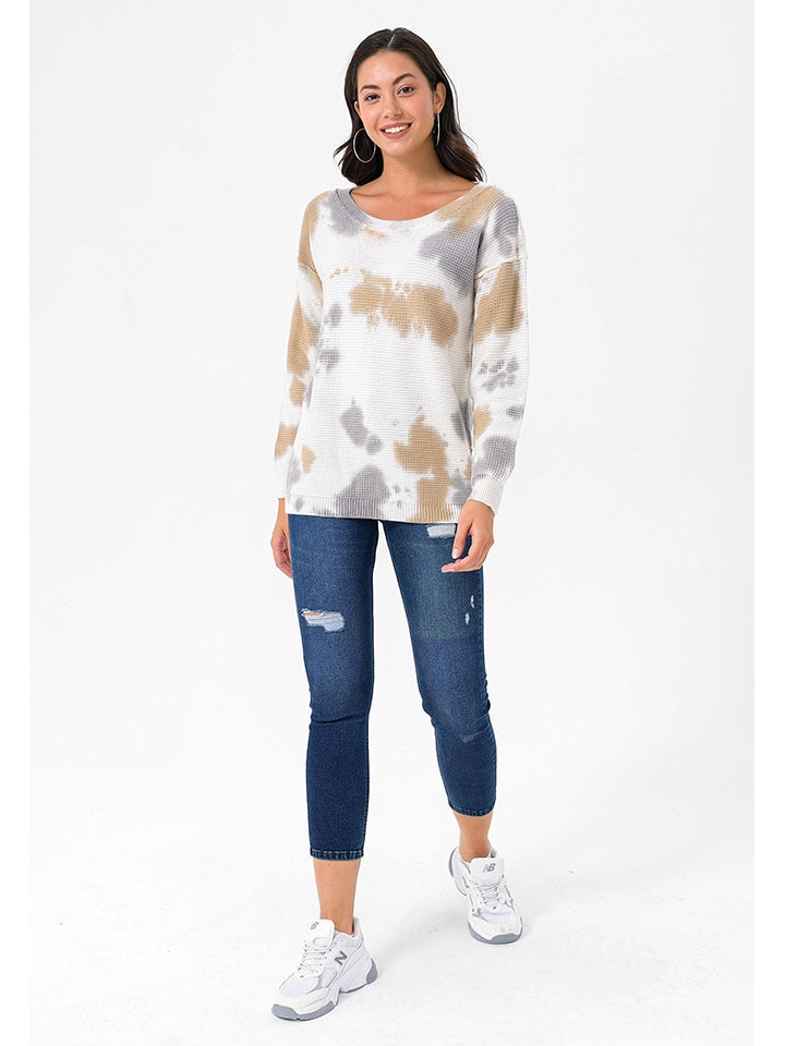 Sweter w kolorze ecru-brązowo-szarym ze wzorem