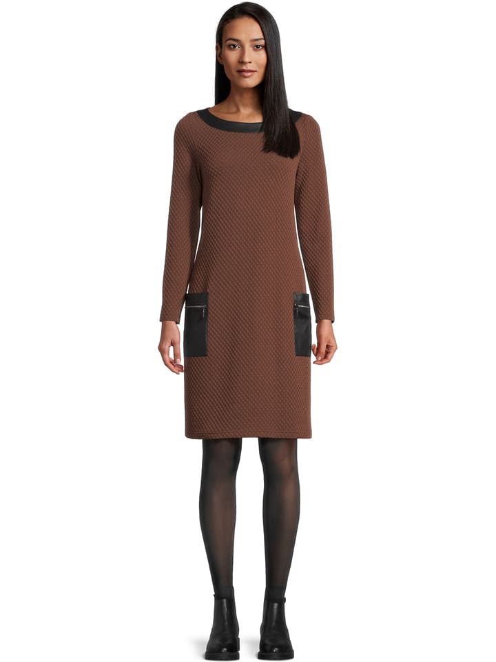 Sukienka w kolorze jasnobrązowym