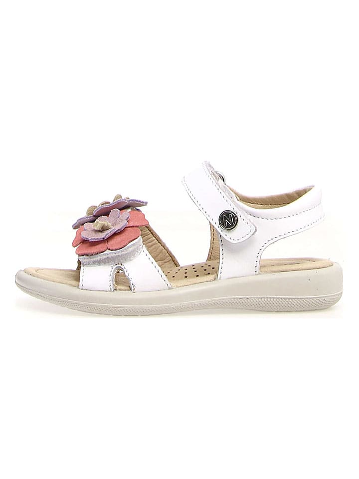 Naturino Skórzane sandały "Bunaken" w kolorze białym rozmiar: 25