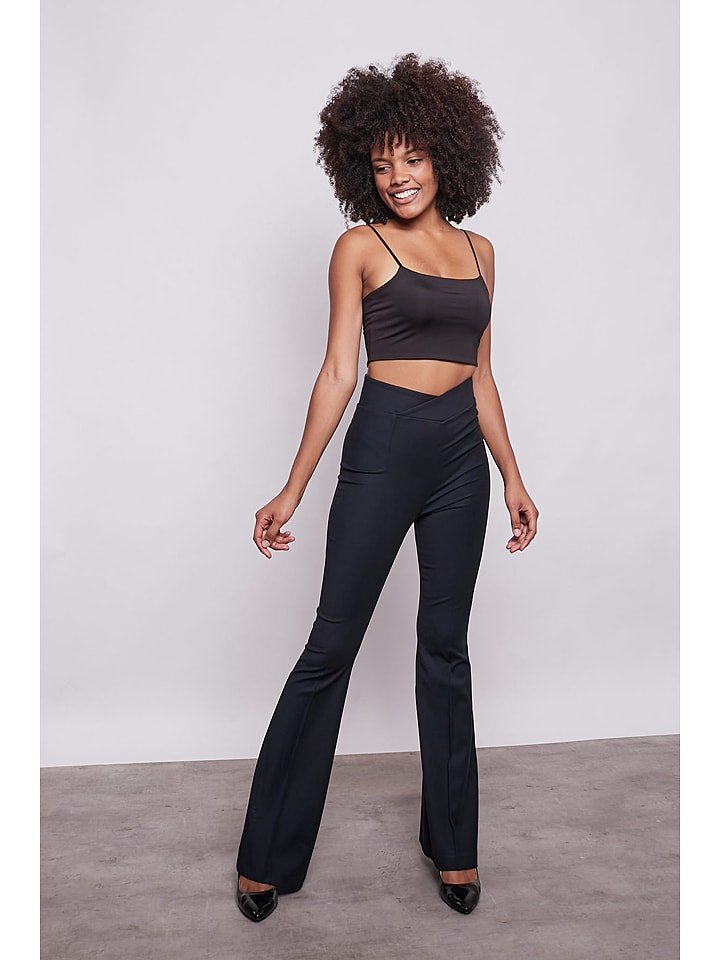 Spodnie w kolorze granatowym