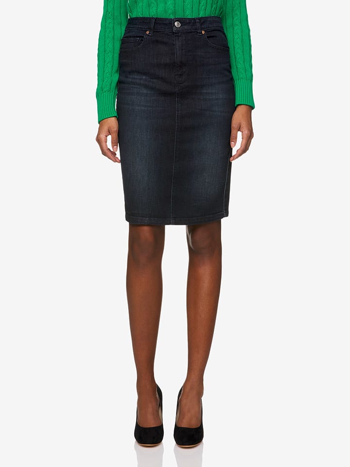 Spódnica w kolorze czarnym