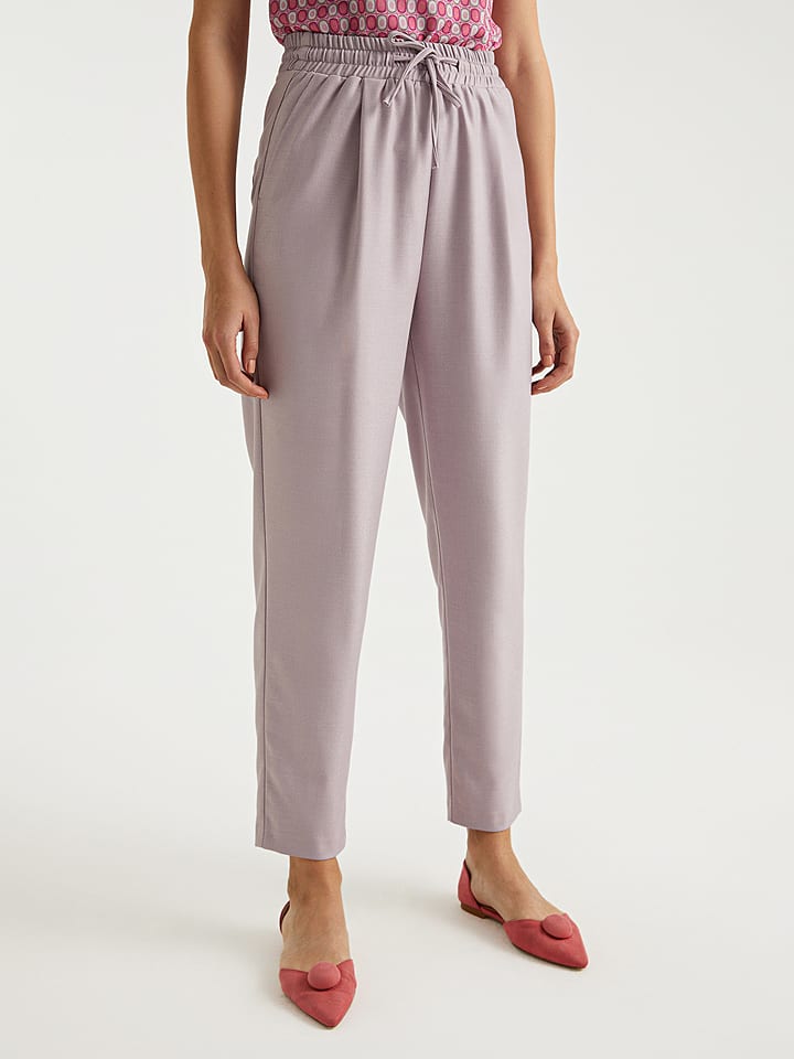 BGN Spodnie w kolorze fioletowym rozmiar: 40